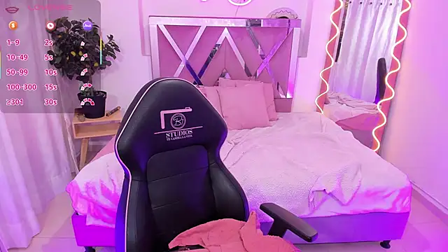 Kenndal tay online show from November 6, 7:42 pm