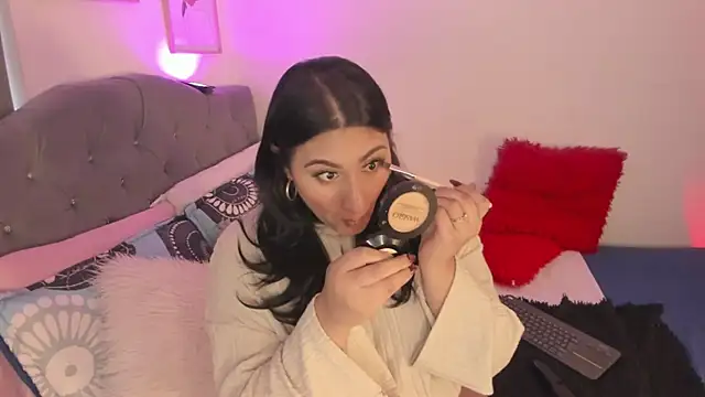 Elyross1  online show from November 19, 10:10 pm