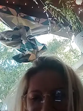 Goldenndoll online show from November 16, 7:47 pm