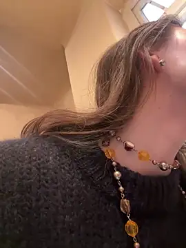 SophiiaStarr online show from March 4, 2:01 pm