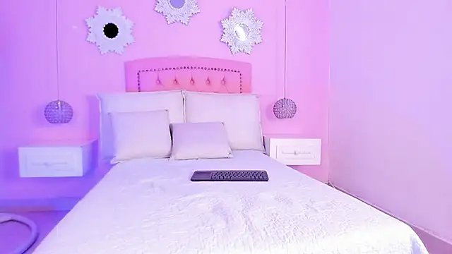 Mi4 Monroe online show from October 3, 1:05 pm