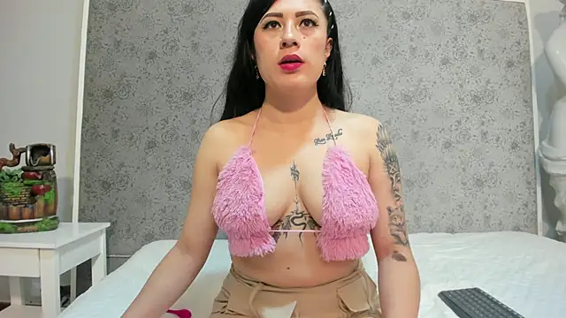 THAMARA ANGELLS online show from September 12, 2:24 pm