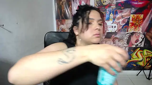 Curvy-Queen online show from October 26, 8:37 pm