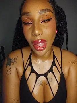 Queen Amara online show from May 25, 4:33 am