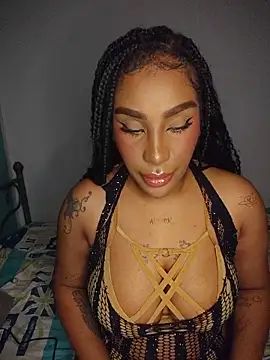 Queen Amara online show from May 21, 3:59 am