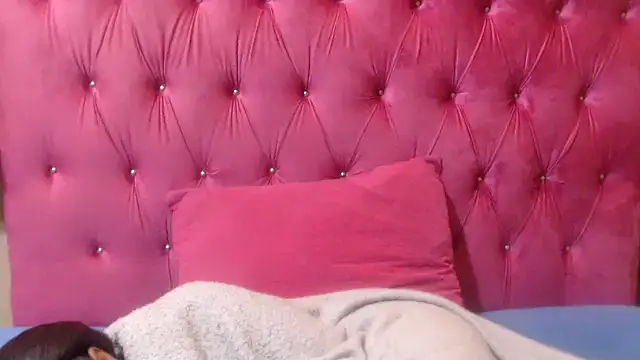Hotsexyberry12 online show from September 18, 8:29 pm