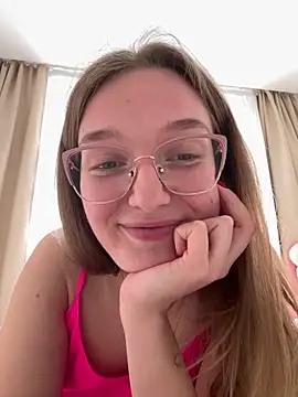 Bellatrisssaa online show from April 3, 9:18 am