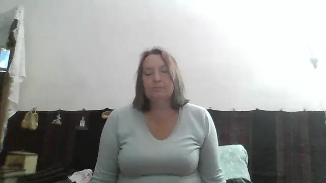 AnnaLive570 online show from May 12, 4:24 pm