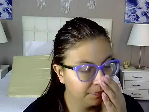 Amber Rouge  online show from September 12, 12:45 pm