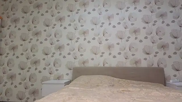 Annabel theMoon online show from November 3, 1:42 am