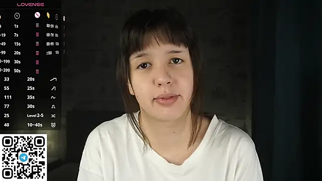 CrimsonLily online show from October 3, 7:24 am
