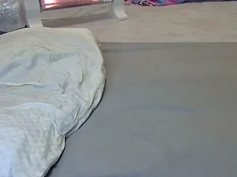 Playroom queen online show from April 1, 2:25 pm