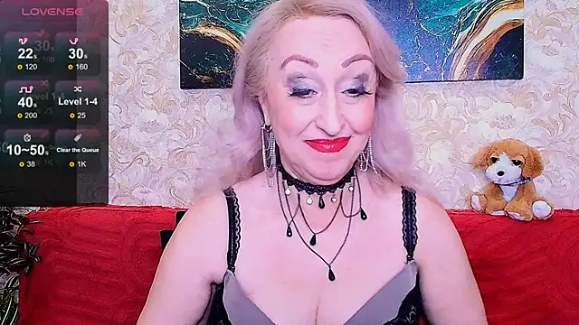  Sara  Smith  online show from May 27, 7:05 am