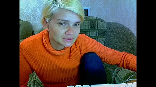 SaraSnow  online show from November 25, 8:09 pm