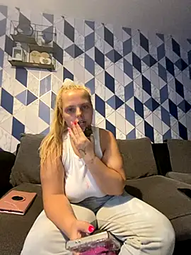 Dolliejayxx online show from October 3, 9:25 am