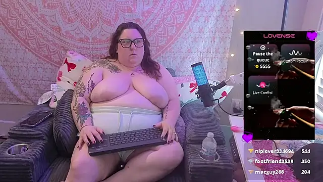 brookenicole3003 online show from May 9, 4:42 pm