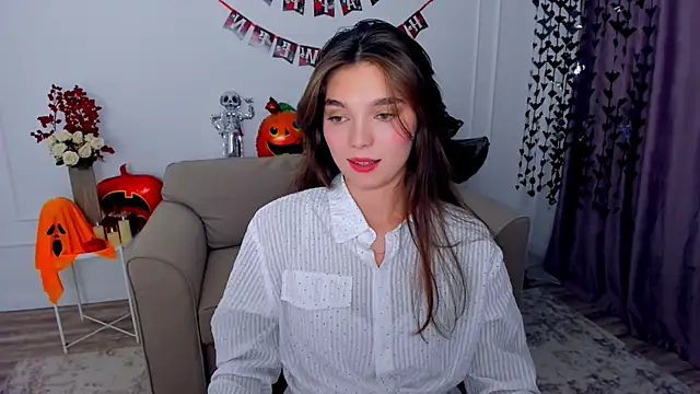 DivineAmour online show from October 17, 12:41 pm