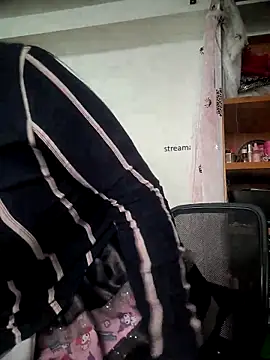 kinky momm online show from October 28, 1:50 pm