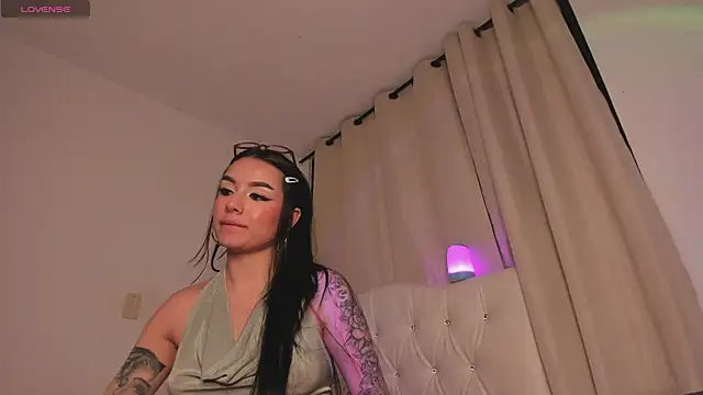 Mia sky 1 online show from September 18, 10:52 pm