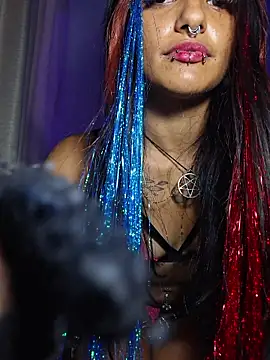 carolinerue online show from October 29, 11:14 am