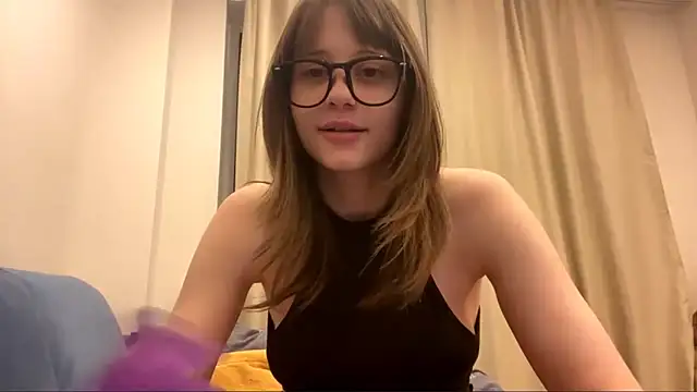 Mimi Melo online show from September 29, 9:09 pm
