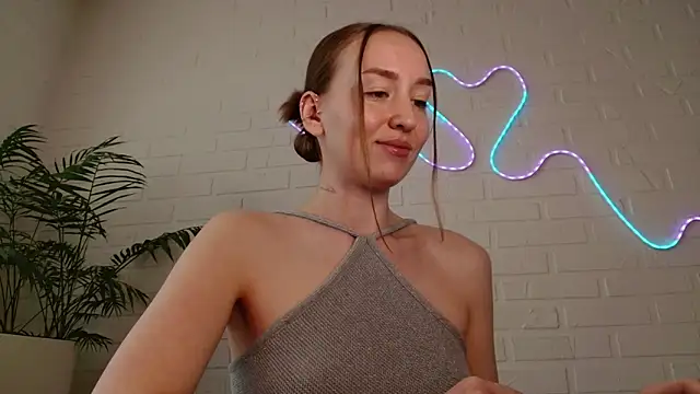 WhitePrincessLuna online show from May 19, 2:02 pm
