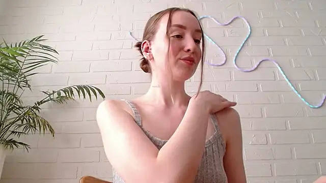 WhitePrincessLuna online show from March 29, 1:10 pm