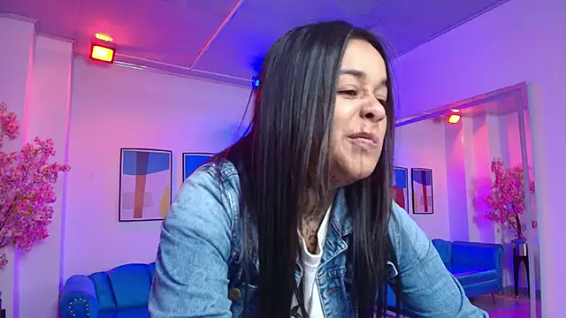 Black roseee online show from May 9, 3:52 am