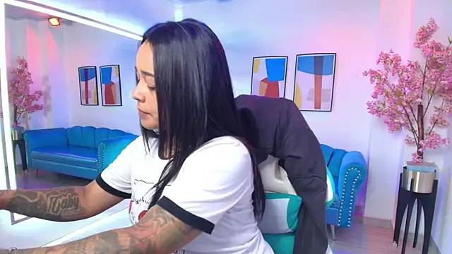 Black roseee online show from May 12, 3:48 am