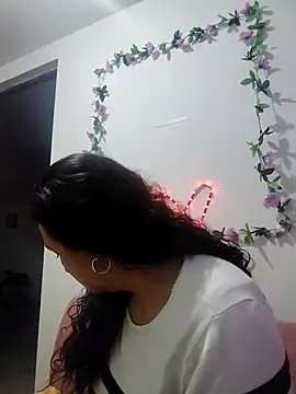 miacollins4 online show from September 28, 10:53 am