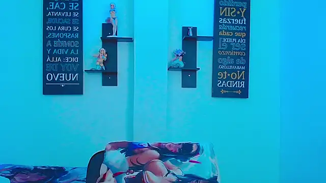 CHLOE THUNDERS online show from January 11, 2:55 pm