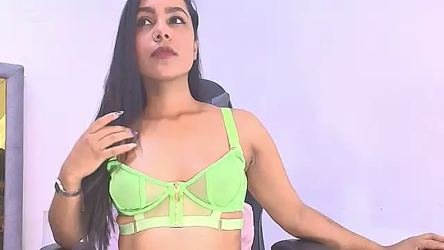 luna brown7 online show from May 14, 8:09 am