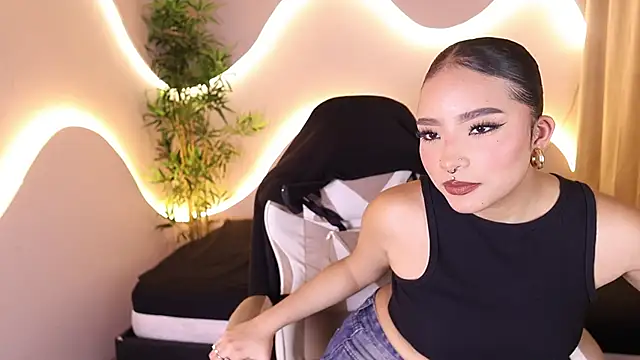 hannax   online show from October 2, 4:50 am