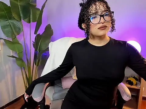 hannax   online show from September 12, 5:52 am