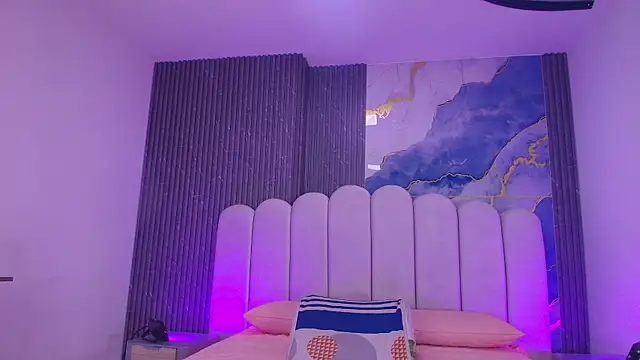 abbyrouss  online show from April 29, 3:21 am