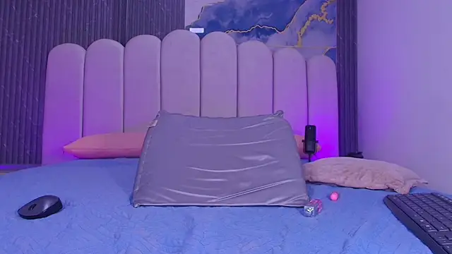 abbyrouss  online show from May 11, 4:36 am