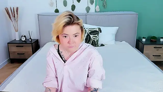TracyCurtis online show from October 8, 5:23 am