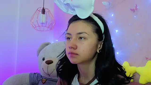 april bennett online show from January 7, 12:30 pm