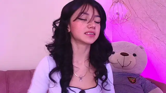 april bennett online show from November 19, 12:49 pm