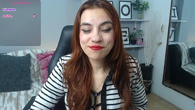 KendallWood  online show from May 24, 4:33 am