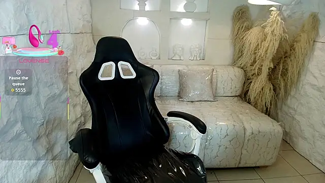 mara jhonson r  online show from October 2, 12:43 pm