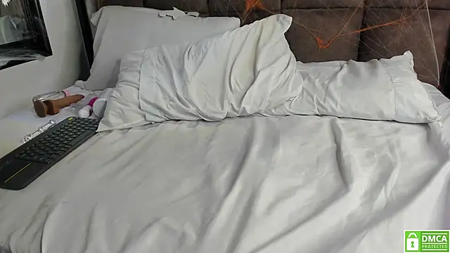 Sussy Vixen online show from October 25, 7:54 pm