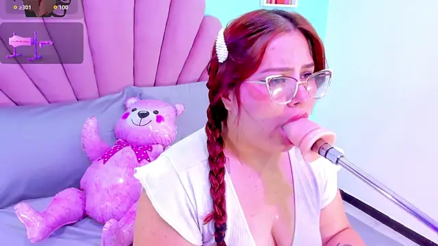 Snapshot of alana_glasses chatting on September 30, 12:11 pm alana glasses online show from September 30, 12:11 pm