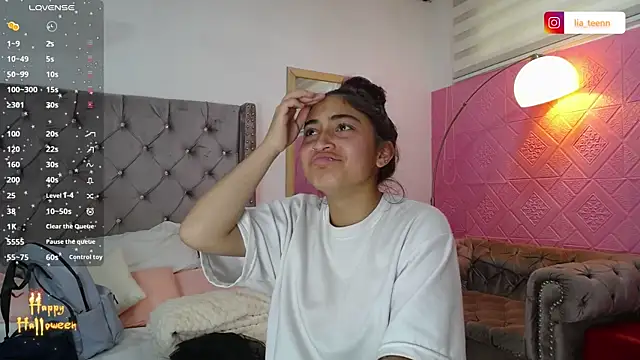 Lia Teen online show from November 5, 8:03 pm