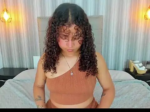 Sofiapassionne online show from May 29, 1:42 pm