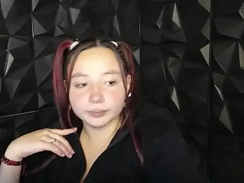 Mia2xsmith online show from December 3, 8:44 pm