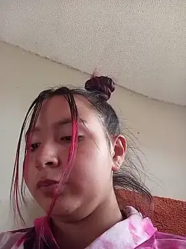 Mia2xsmith online show from April 9, 9:53 pm