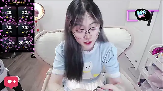 baby-yaya20 online show from February 8, 10:41 am