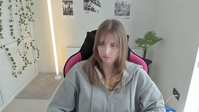 NeyliDream online show from April 25, 2:03 pm
