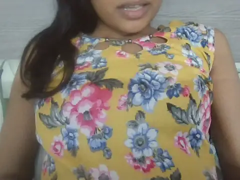 Snapshot of harleen-cam chatting on September 26, 11:08 am harleen-cam online show from September 26, 11:08 am